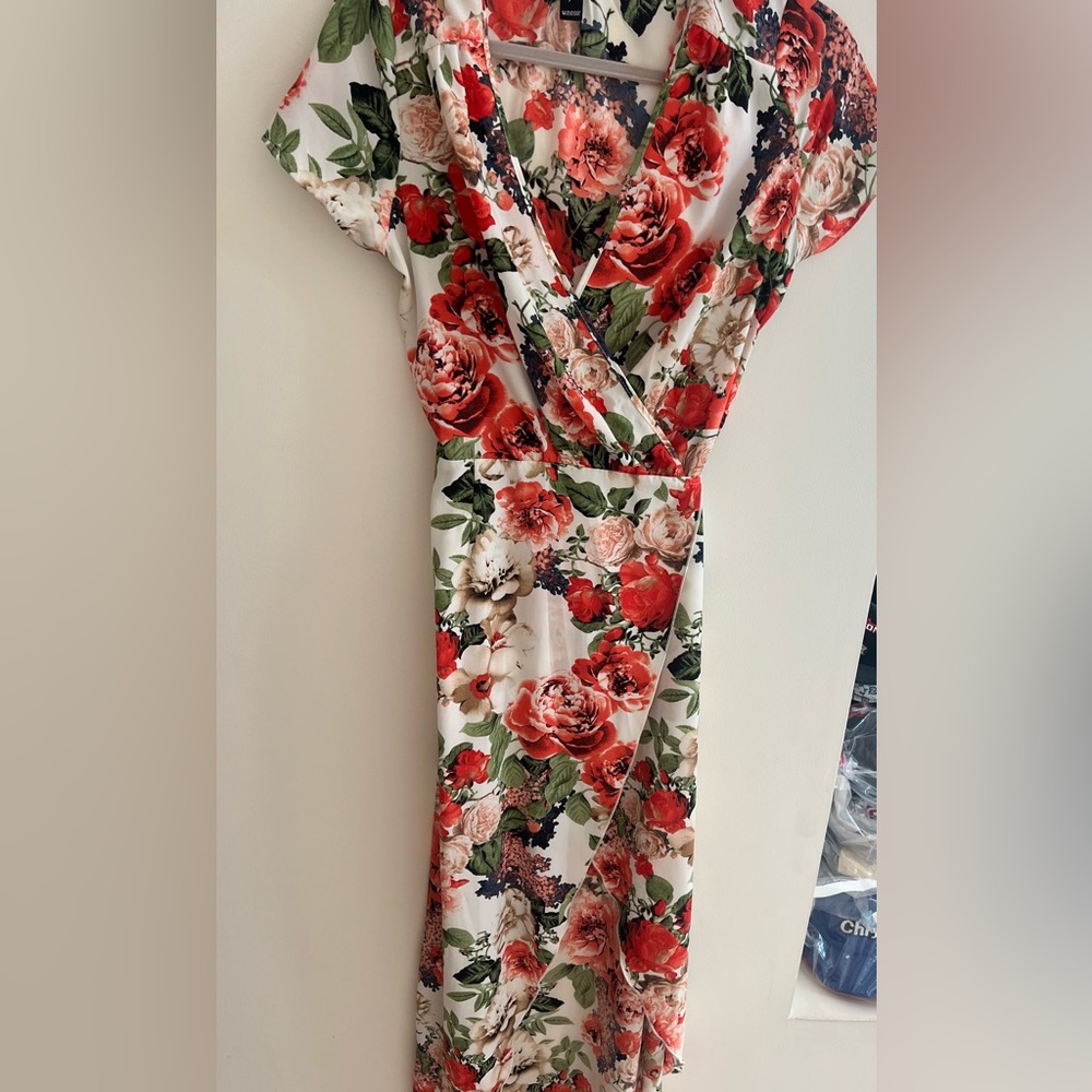 Windsor Red and Green Floral Midi Sundress V-neck